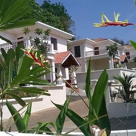 Pinto Rosario Square Resort Ucassaim Экстерьер фото