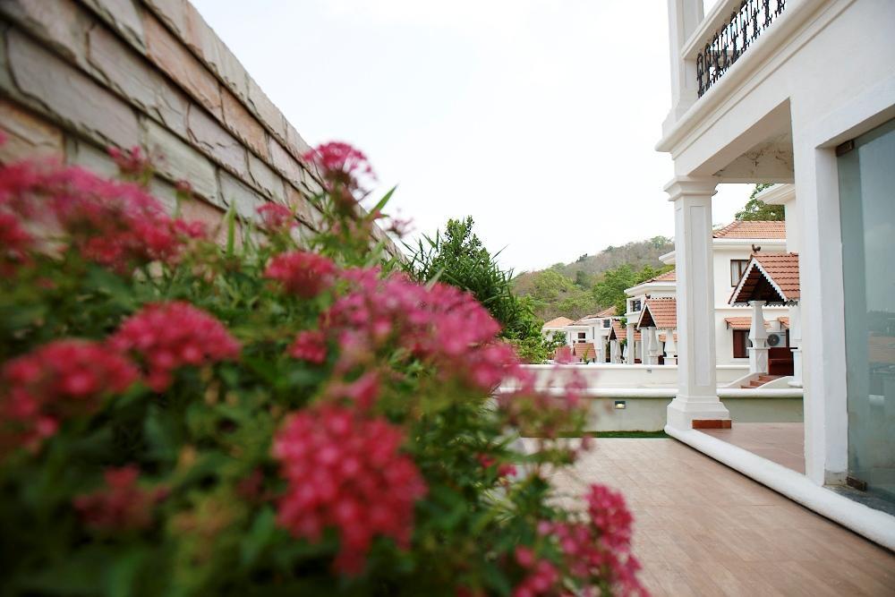 Pinto Rosario Square Resort Ucassaim Экстерьер фото